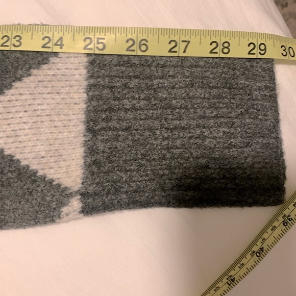 Abercrombie and Fitch Diamond Pattern Gray Size XS - Picture 3 of 7